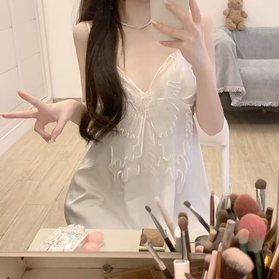 ชุดนอนสายเดี่ยวผ้าซาตินประดับผีเสื้อ สำหรับผู้หญิง ภาพสินค้า 4